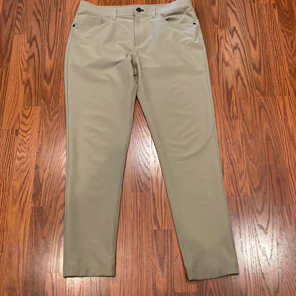 Public Rec men’s khaki pants. Size 33x32